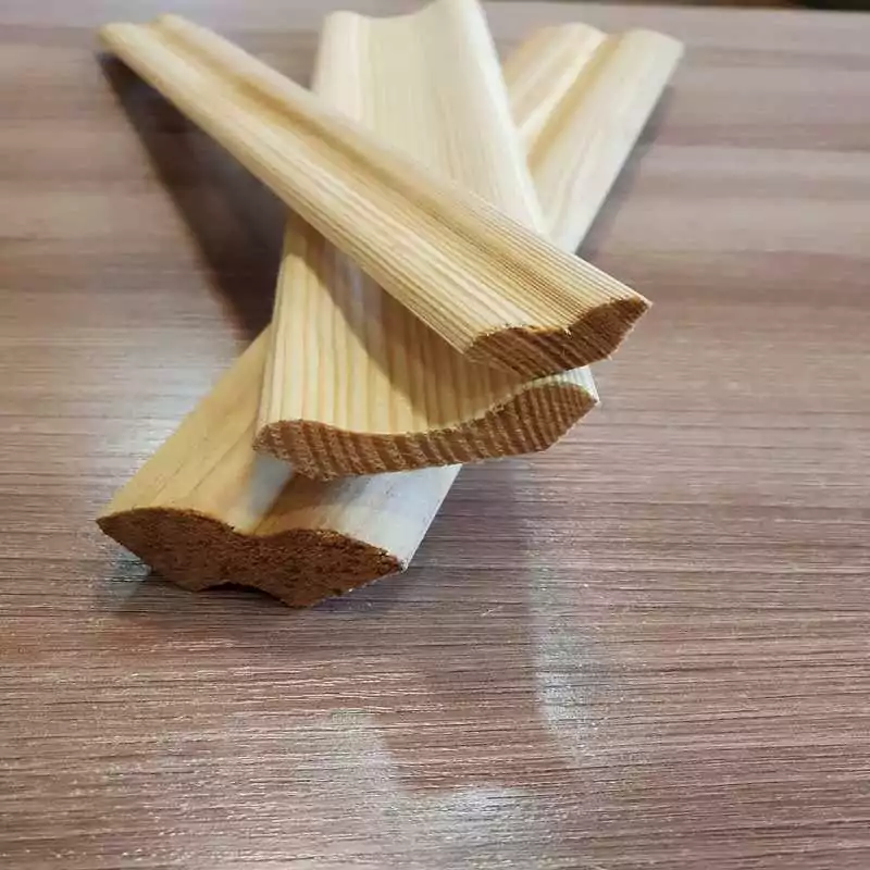 Плинтус из лиственницы Экстра