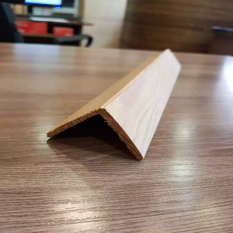 Уголок из лиственницы толщина 25мм Экстра